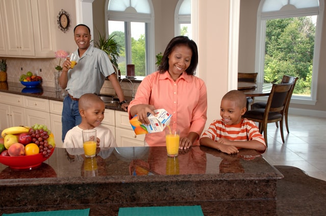 mother-pouring-juice